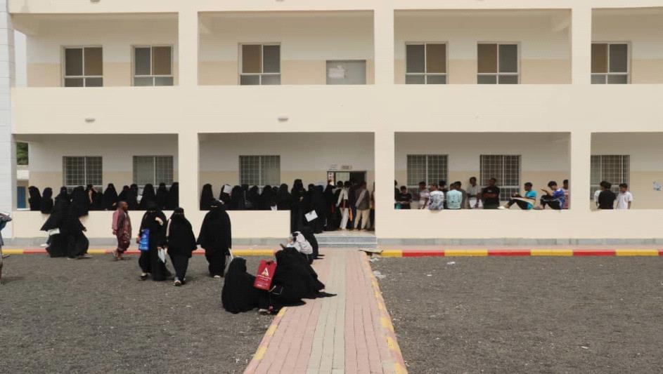 تواصل إجراءات تسجيل الطلاب المستجدين في كليات جامعة أبين