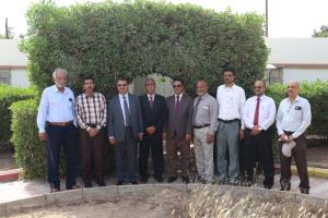 رئيس جامعة أبين ورئيس فريق التوجيه والرقابة الرئاسي يدشنان امتحانات الفصل الدراسي الأول في كليتي الحاسوب والادارة والاقتصاد ويتفقدان مرافق الجامعة