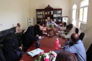 رئيس جامعة أبين يجتمع بإعضاء مجلس الاعتماد الأكاديمي وضمان الجودة بالجامعة وعمداء الكليات ونوابهم