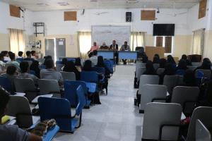 جامعة أبين تنظم فعالية تضامنية مع الأسير الفلسطيني