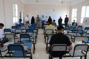 رئيس جامعة أبين يدشن امتحانات الدور الثاني للفصل الدراسي الأول
